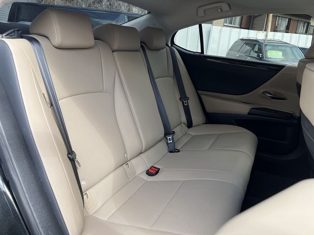 TOYOTA LEXUS ES300H 2021 Image 31