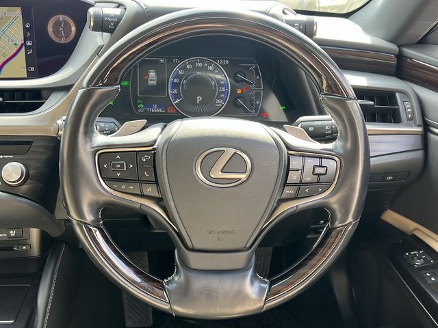 TOYOTA LEXUS ES300H 2021 Image 31
