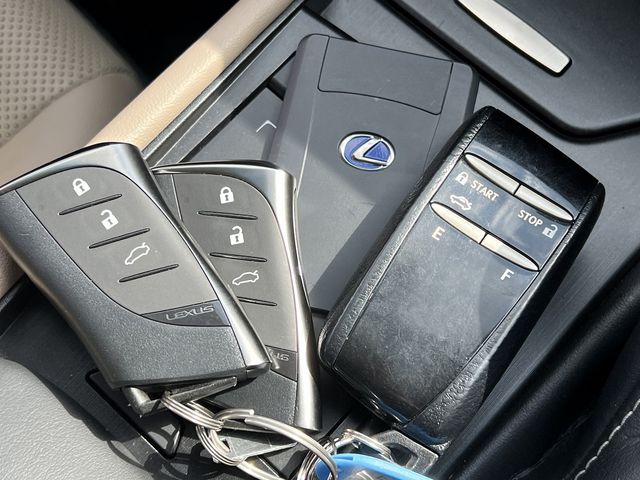 TOYOTA LEXUS ES300H 2021 Image 31