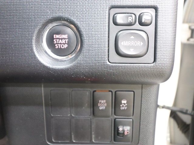 TOYOTA SPADE 2013 Image 31