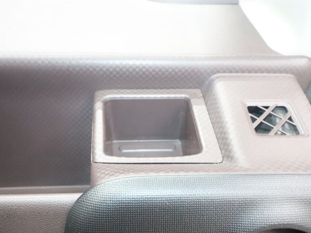 TOYOTA SPADE 2013 Image 31