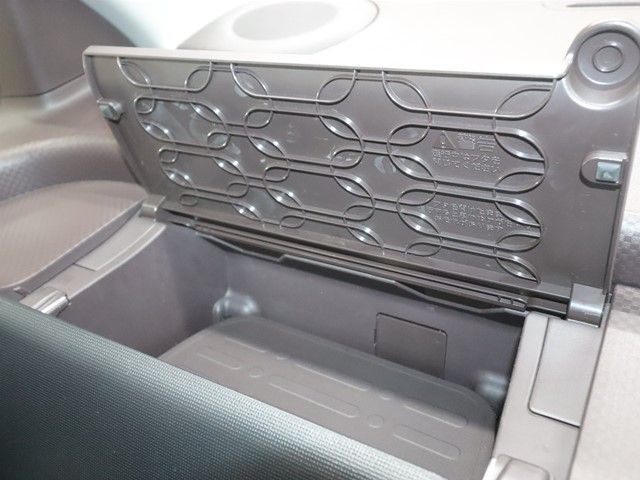 TOYOTA SPADE 2013 Image 31