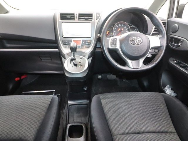 TOYOTA RACTIS 2012 Image 31