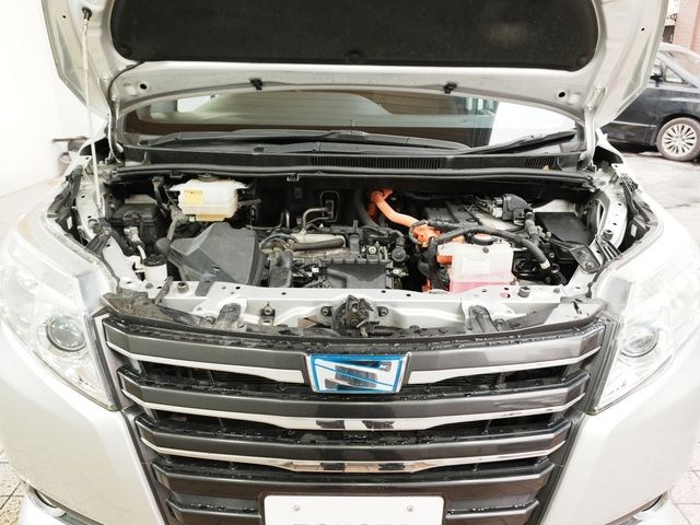 TOYOTA NOAH HYBRID 2017 Image 31