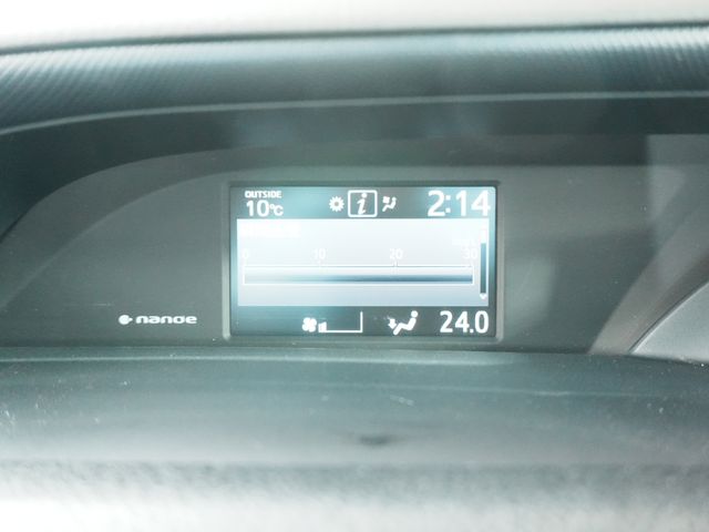 TOYOTA NOAH HYBRID 2017 Image 31