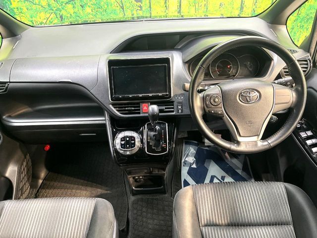 TOYOTA VOXY 2018 Image 31