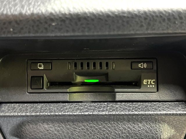 TOYOTA VOXY 2018 Image 31