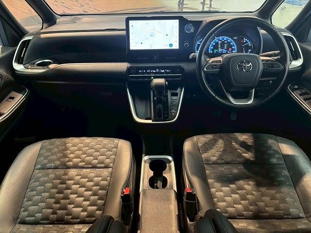 TOYOTA VOXY HYBRID 2022 Image 31