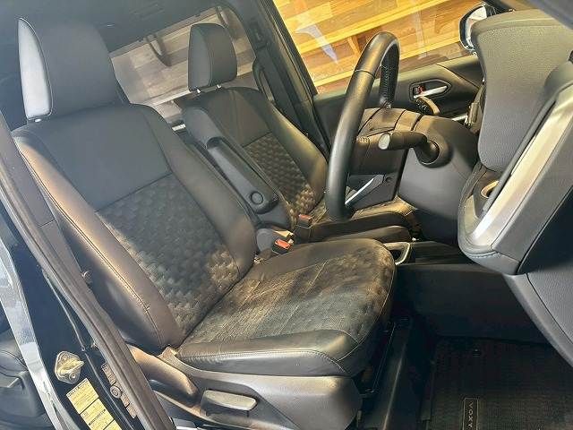 TOYOTA VOXY HYBRID 2022 Image 31