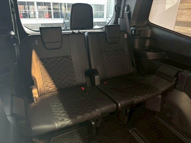 TOYOTA VOXY HYBRID 2022 Image 31