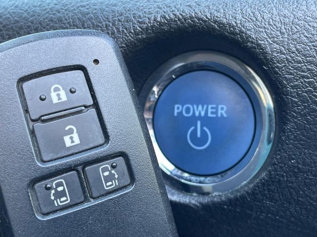 TOYOTA SIENTA HYBRID 2016 Image 31