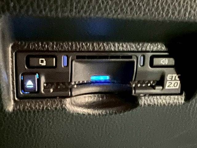 TOYOTA VOXY HYBRID 2022 Image 31