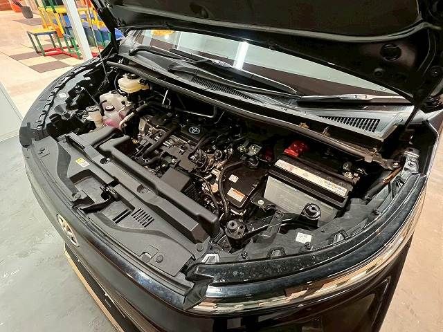 TOYOTA VOXY HYBRID 2022 Image 31