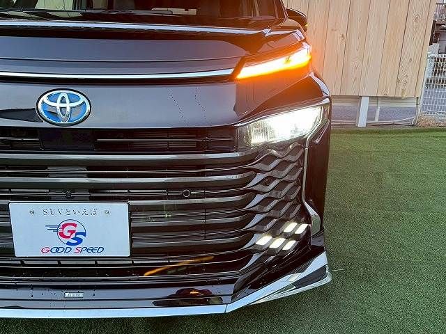 TOYOTA VOXY HYBRID 2022 Image 31