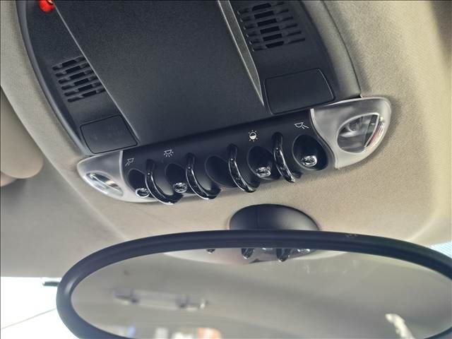 BMW MINI COOPER D CR 2015 Image 31