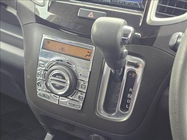 SUZUKI SOLIO 2011 Image 31