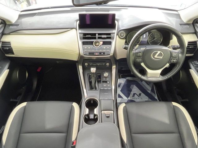 TOYOTA LEXUS NX300 AWD 2018 Image 31