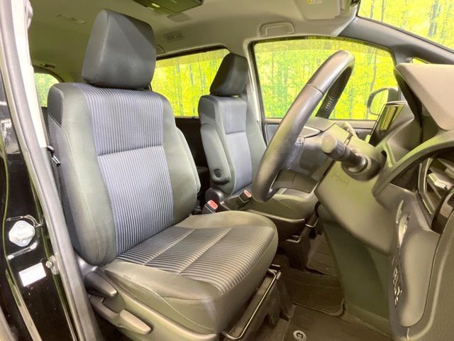 TOYOTA VOXY 2017 Image 31