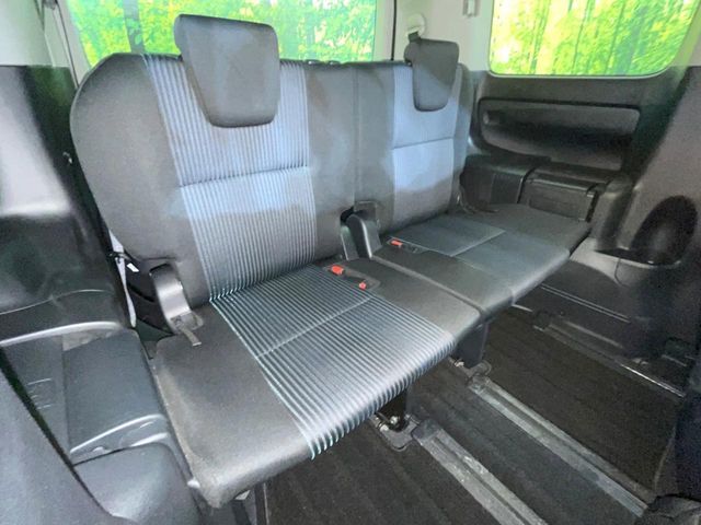 TOYOTA VOXY 2017 Image 31