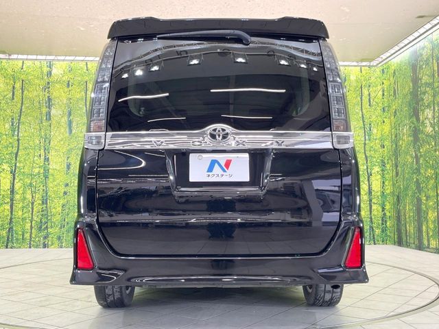 TOYOTA VOXY 2017 Image 31