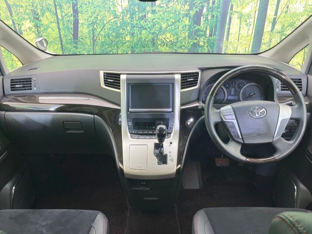 TOYOTA VELLFIRE 2013 Image 31