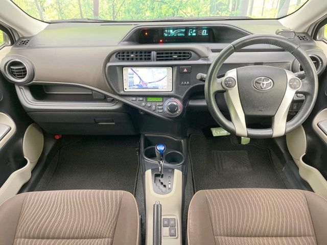 TOYOTA AQUA 2013 Image 31