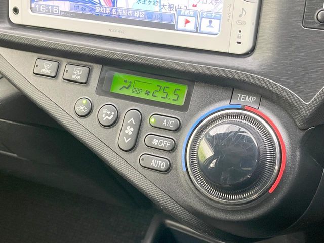 TOYOTA AQUA 2013 Image 31