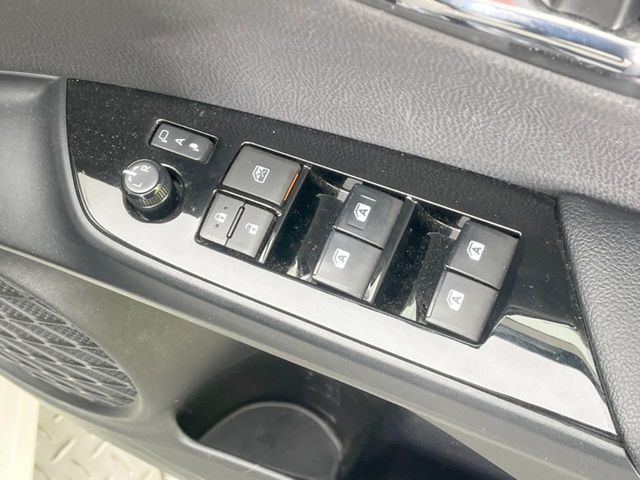 TOYOTA PRIUS 2017 Image 31