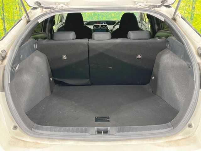 TOYOTA PRIUS 2017 Image 31