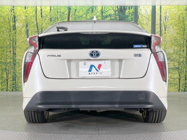 TOYOTA PRIUS 2017 Image 31