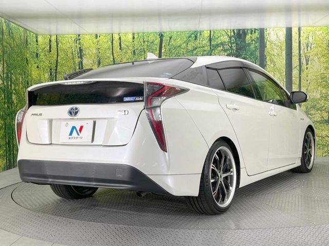 TOYOTA PRIUS 2017 Image 31