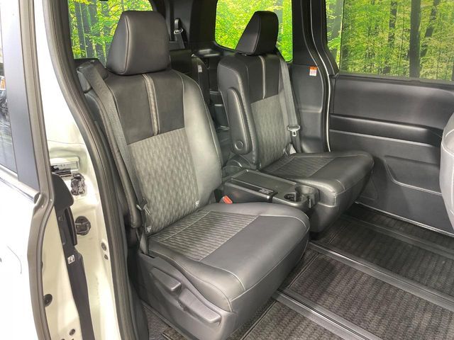 TOYOTA NOAH HYBRID 2024 Image 31