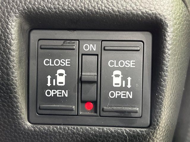 HONDA N BOX CUSTOM 2019 Image 31