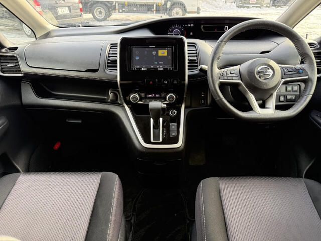 NISSAN SERENA  S-HYBRID 4WD 2018 Image 31