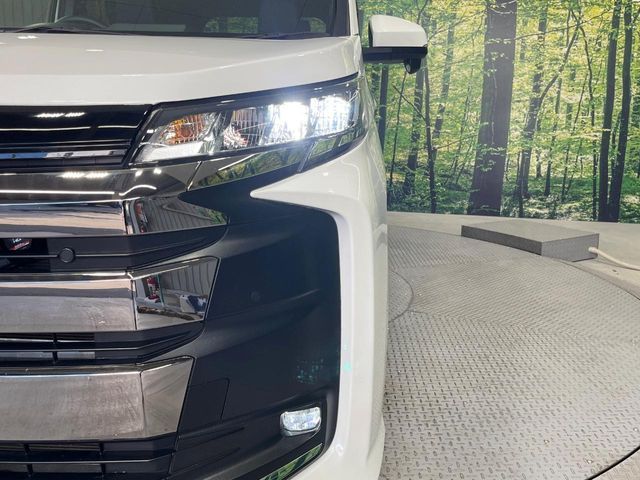 TOYOTA NOAH HYBRID 2023 Image 31