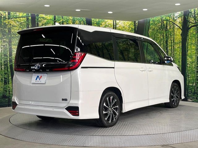 TOYOTA NOAH HYBRID 2023 Image 31