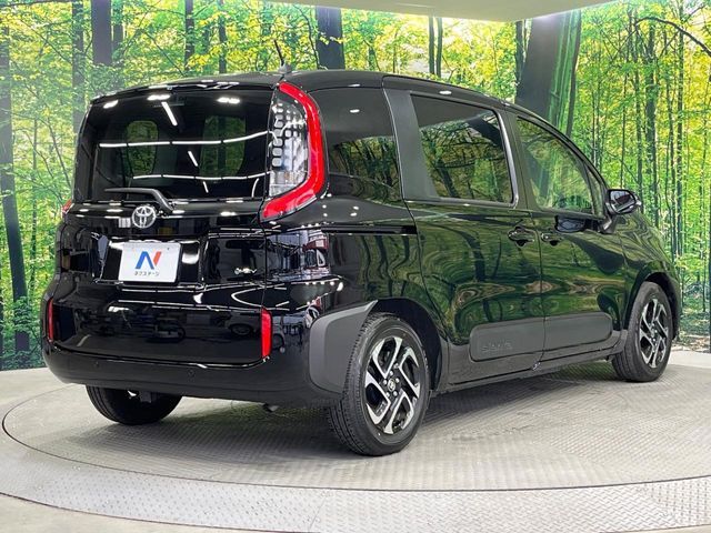 TOYOTA SIENTA HYBRID 2024 Image 31