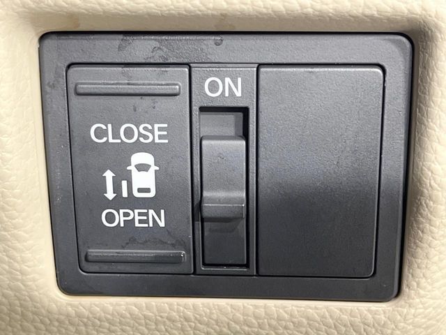 HONDA N BOX 2017 Image 31