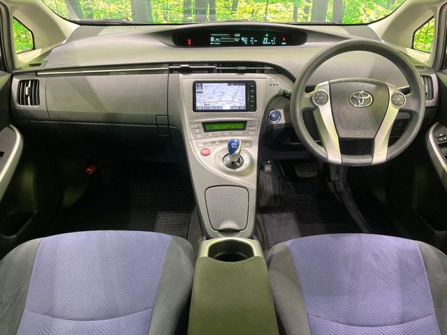 TOYOTA PRIUS 2015 Image 31