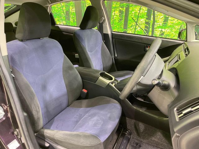 TOYOTA PRIUS 2015 Image 31