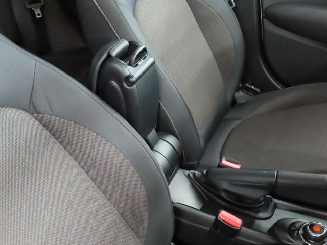 BMW MINI COOPER D 5DOOR 2021 Image 31