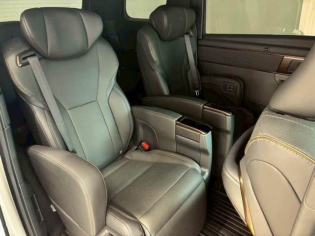TOYOTA ALPHARD HYBRID 2023 Image 31