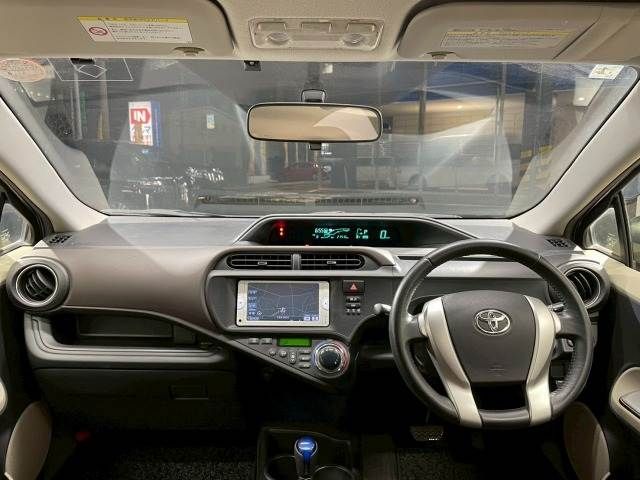 TOYOTA AQUA 2013 Image 31