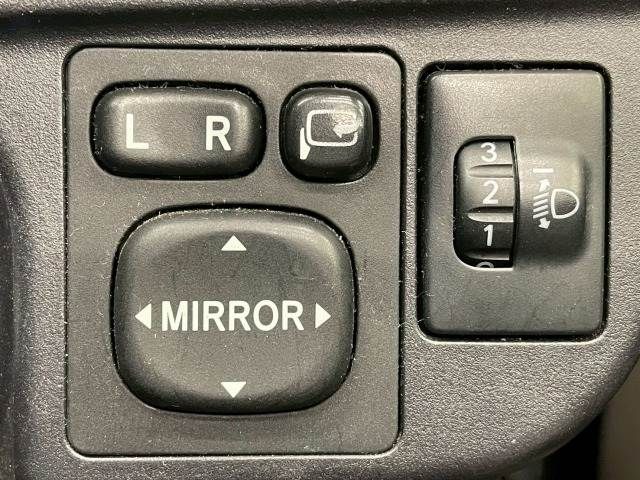 TOYOTA AQUA 2013 Image 31