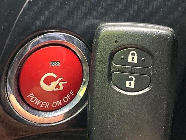 TOYOTA PRIUS 2012 Image 31