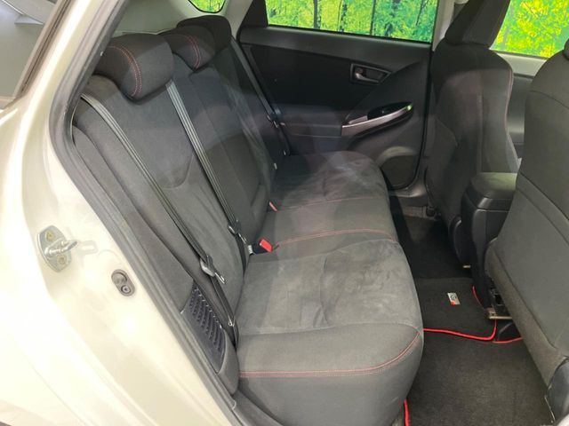 TOYOTA PRIUS 2012 Image 31