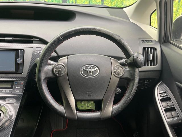 TOYOTA PRIUS 2012 Image 31