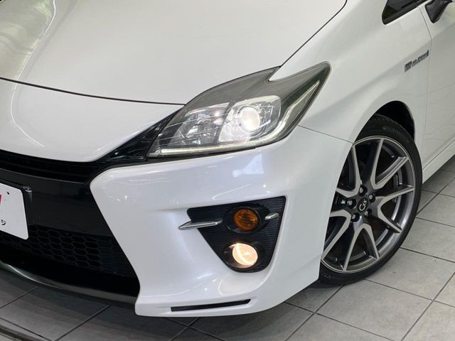 TOYOTA PRIUS 2012 Image 31