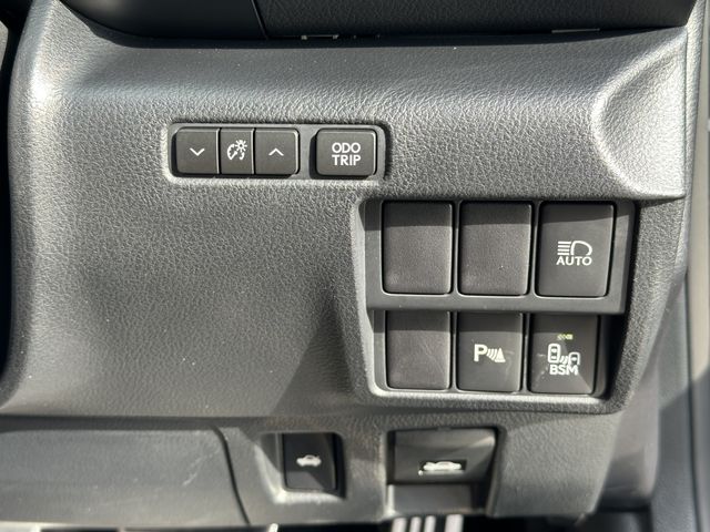 TOYOTA LEXUS RC300 2018 Image 31