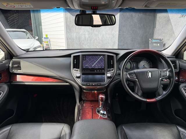 TOYOTA CROWN MAJESTA HYBRID 2014 Image 31